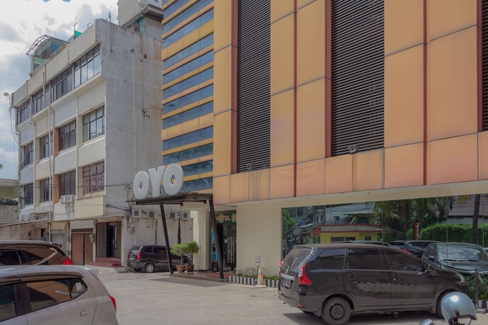 undefined OYO 180 Hotel Mirah 2