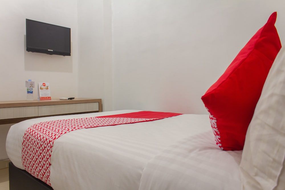 undefined OYO 657 Elite Residence 71 9