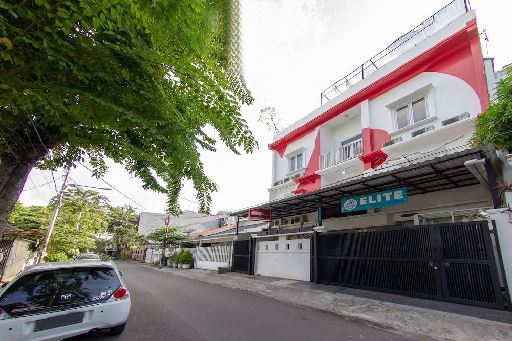 undefined OYO 657 Elite Residence 71 5