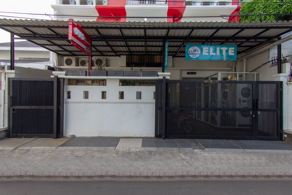 undefined OYO 657 Elite Residence 71 2