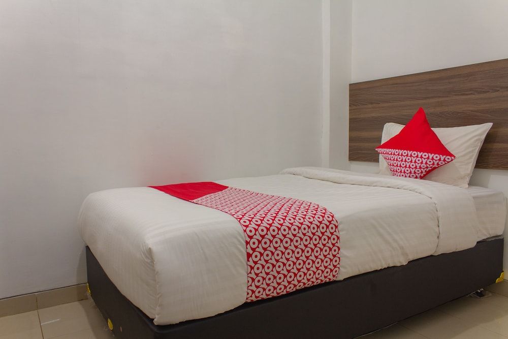 OYO 657 Elite Residence 71 Standard Single Room 8