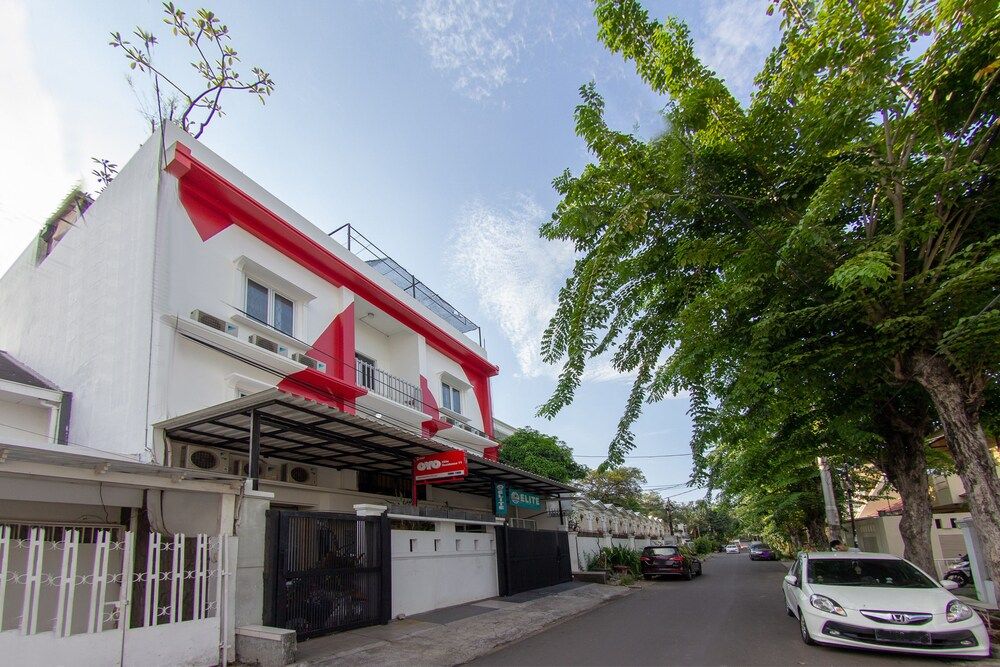 undefined OYO 657 Elite Residence 71