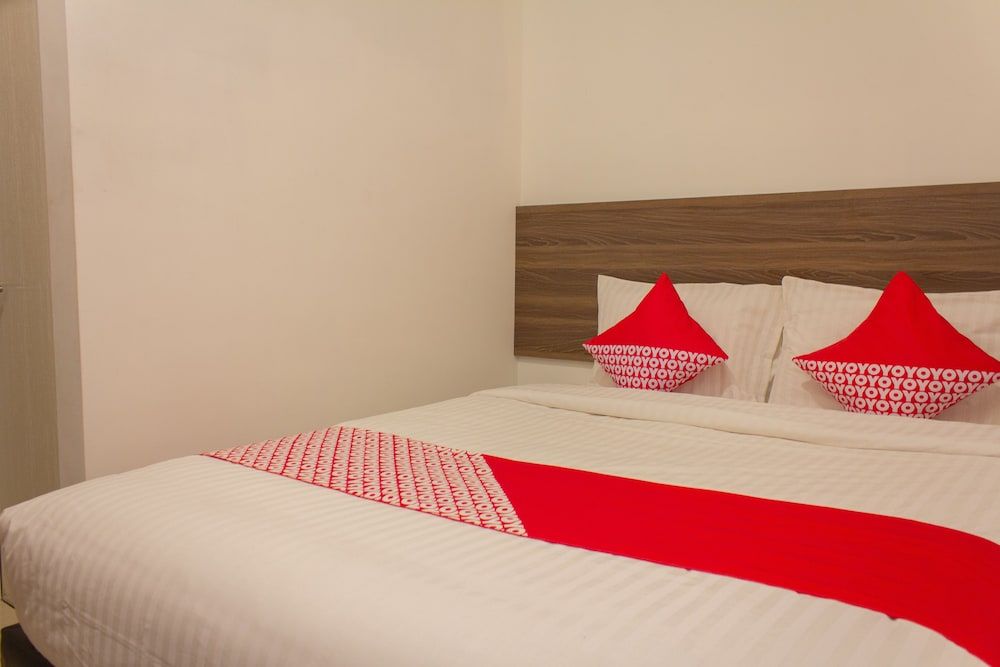 OYO 657 Elite Residence 71 Standard Double Room 2