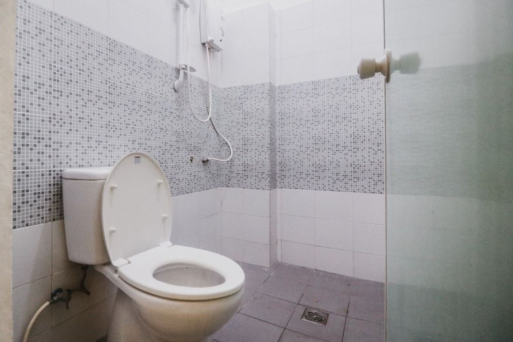 undefined RedDoorz near Lokasari Mangga Besar 7 8