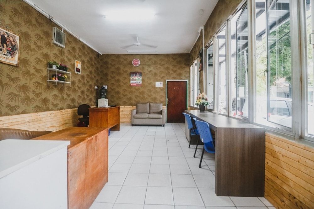 undefined RedDoorz near Lokasari Mangga Besar 7 10