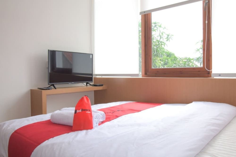 undefined Urbanview Hotel Odori Pondok Indah 5