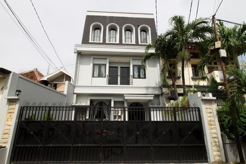 undefined RedDoorz Plus @ Radio Dalam 2 6