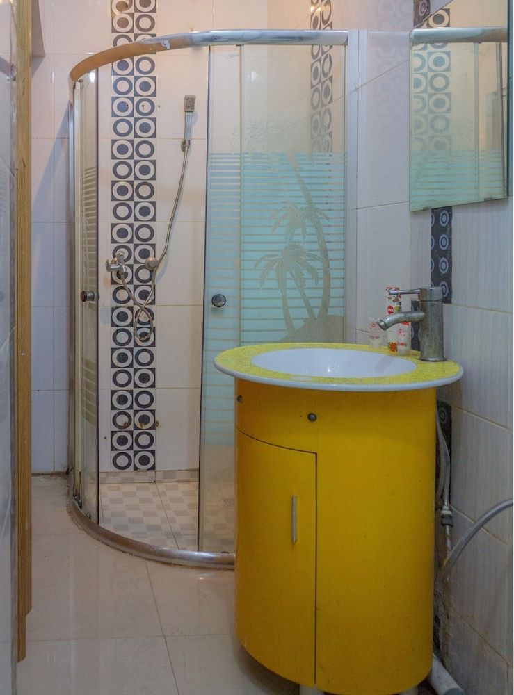 OYO 649 K68 Residence Deluxe Double Room, 1 Double Bed 7