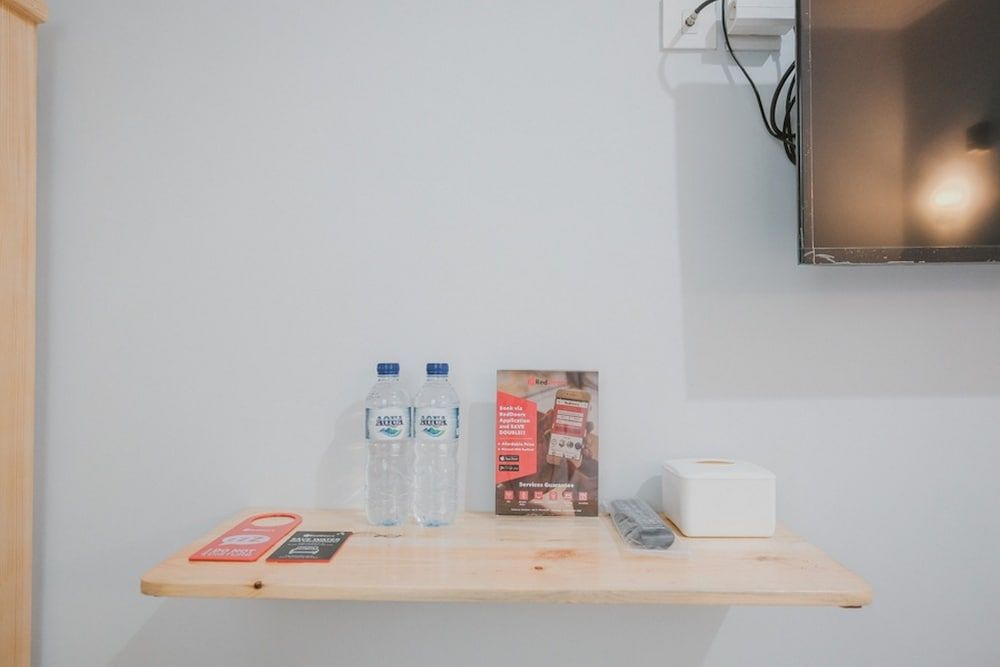 undefined RedDoorz Syariah near Siloam  Hospital Kebon Jeruk 5