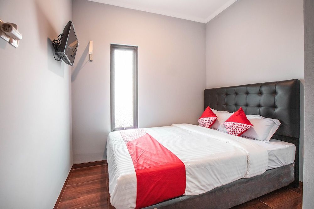 OYO 842 Arafuru Residence Standard Double Room 6