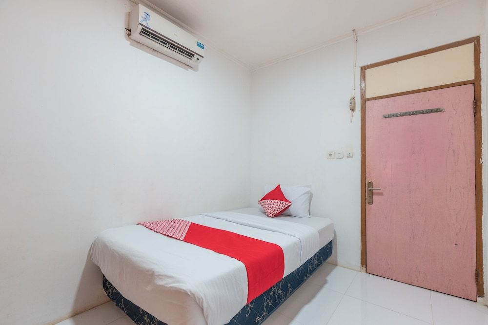 OYO 878 Loka Indah Residence Near Lokasari Square Deluxe Single Room 9