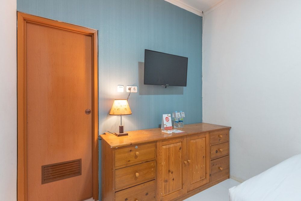 OYO 878 Loka Indah Residence Near Lokasari Square Deluxe Single Room 6