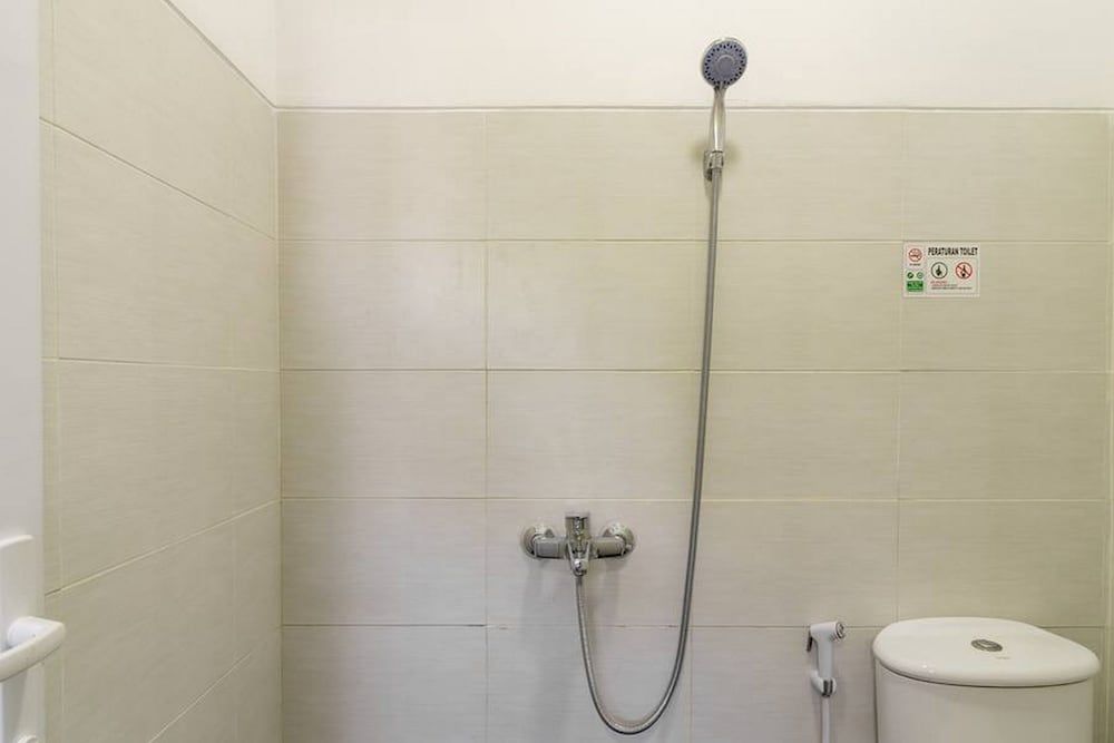 RedDoorz near Plaza Atrium Senen Double Room 7