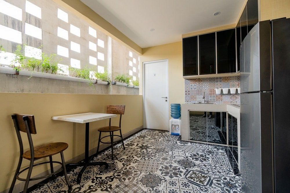 undefined RedDoorz near Plaza Atrium Senen 3