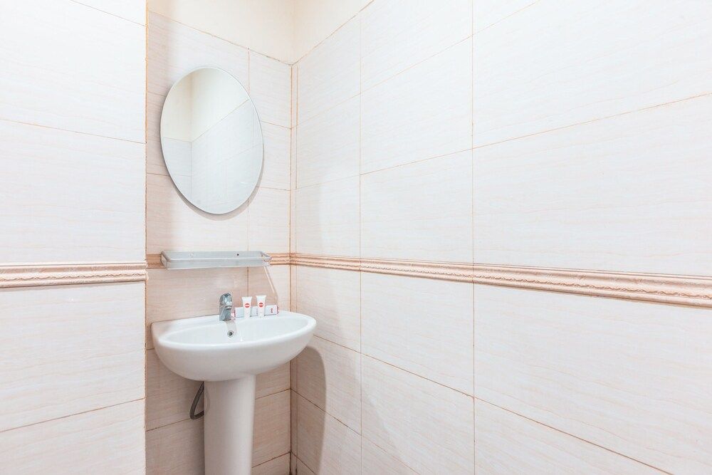 OYO 1667 Wisma Lux Barkah Standard Double Room 7