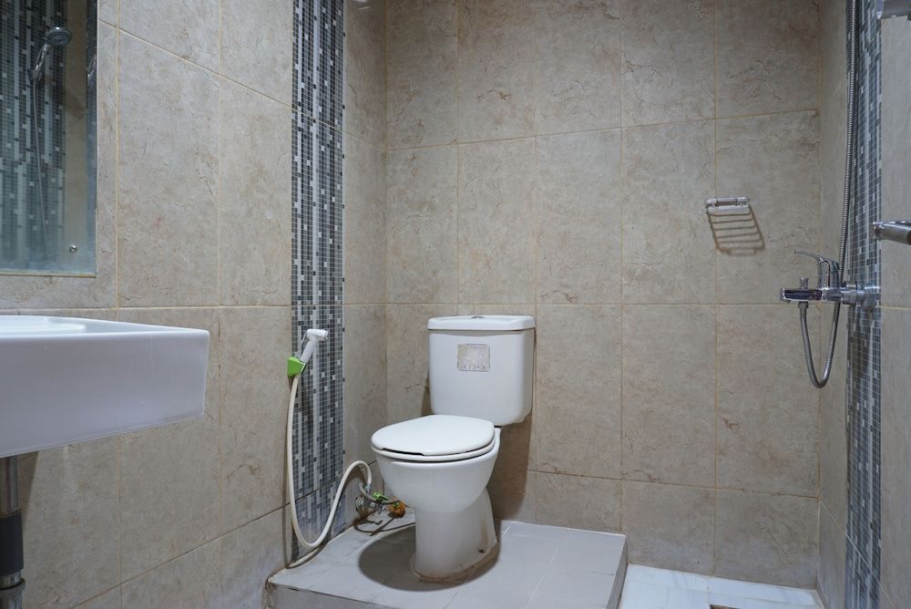 Residences by RedDoorz near Kemang Square Executive Room 5