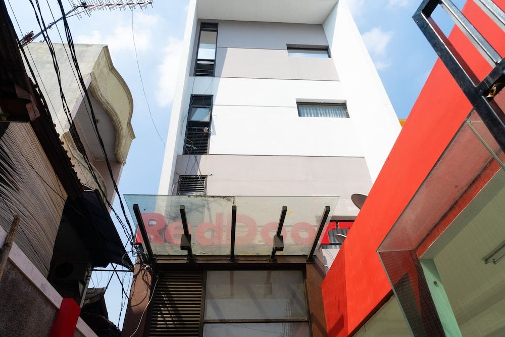 undefined RedDoorz Plus @ Sawah Besar 5