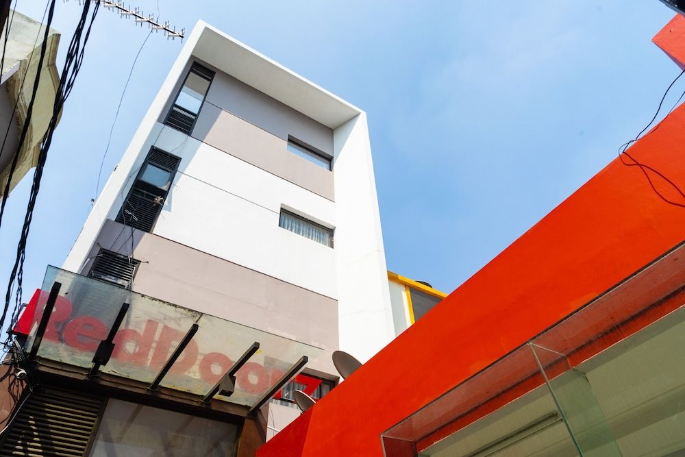 undefined RedDoorz Plus @ Sawah Besar 7