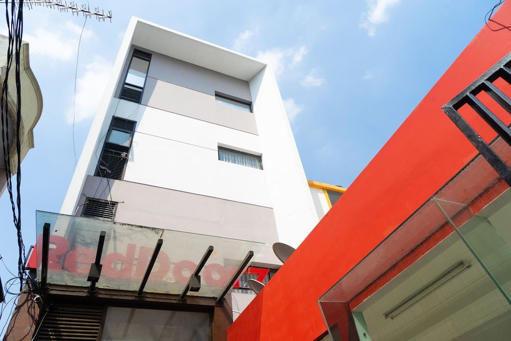 undefined RedDoorz Plus @ Sawah Besar 6