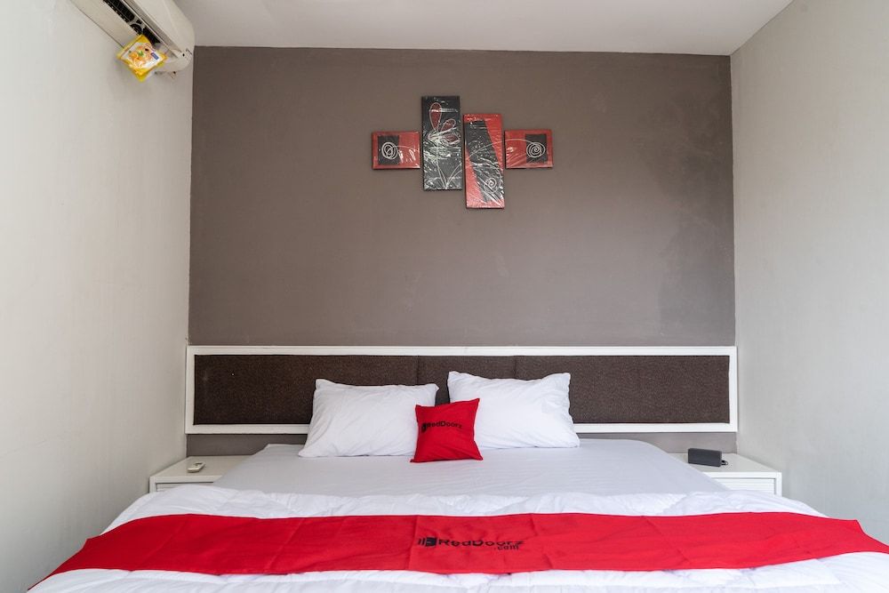 undefined RedDoorz Plus @ Sawah Besar 4