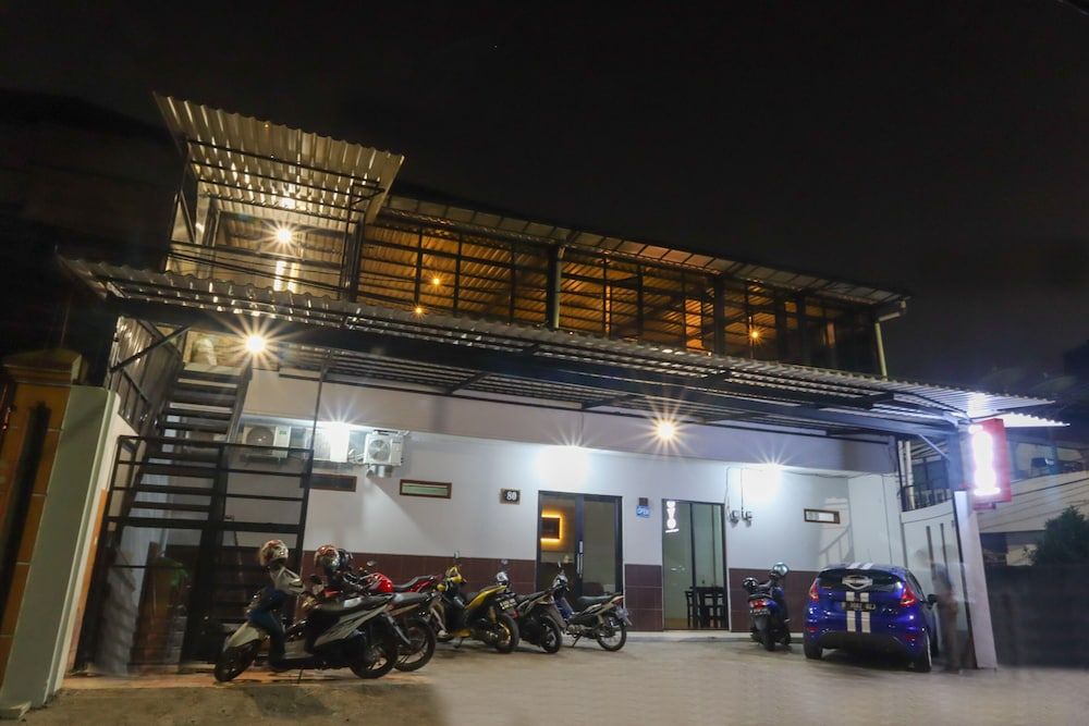 undefined OYO 1690 Bright Batavia Near Gereja Kristen Kalam Kudus Mangga Besar 2