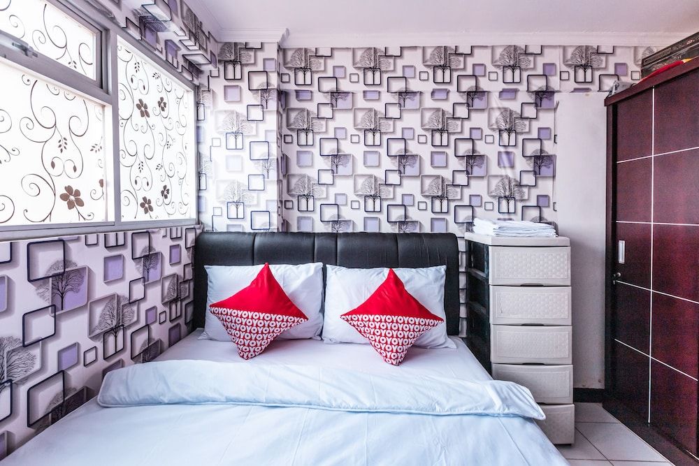 undefined OYO 2122 Qubic 8