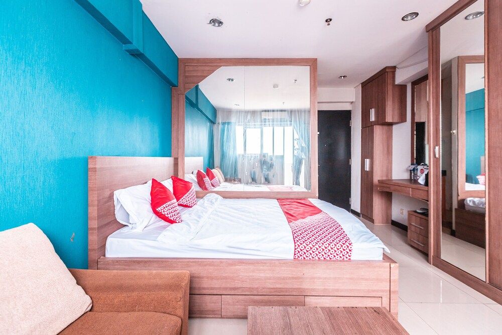 OYO 2122 Qubic Deluxe Double Room 9