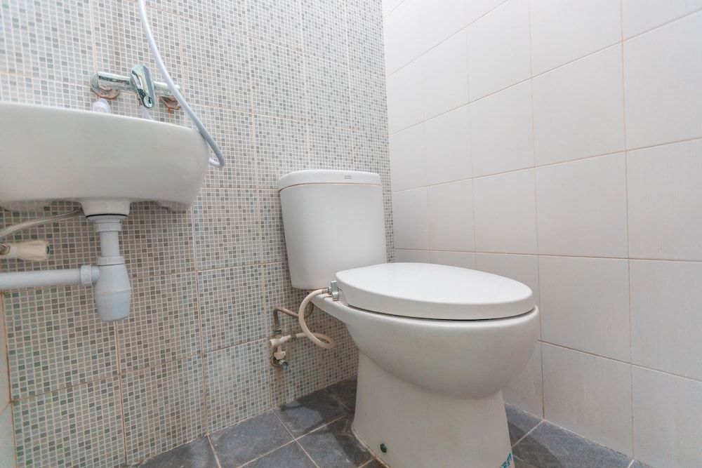 OYO 1907 Pangrango Residence Standard Double Room 8