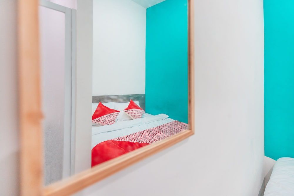 OYO 1907 Pangrango Residence Standard Double Room 4