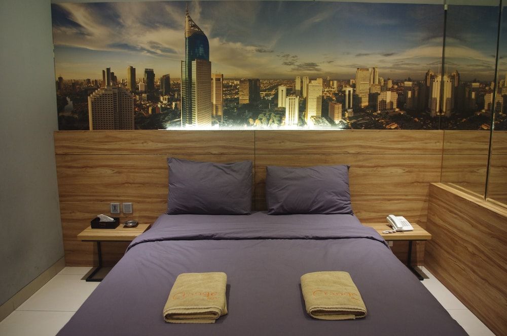 Orange Inn Hotel Mangga Besar Deluxe Double Room 7