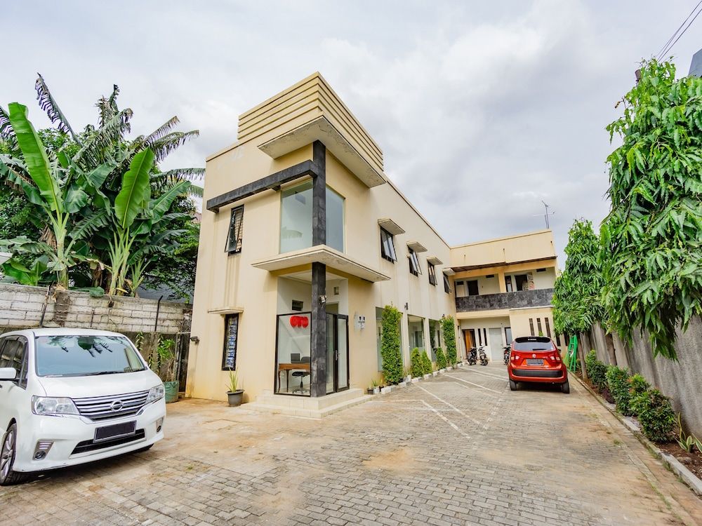 undefined OYO 2416 Griya Otista Syariah 2