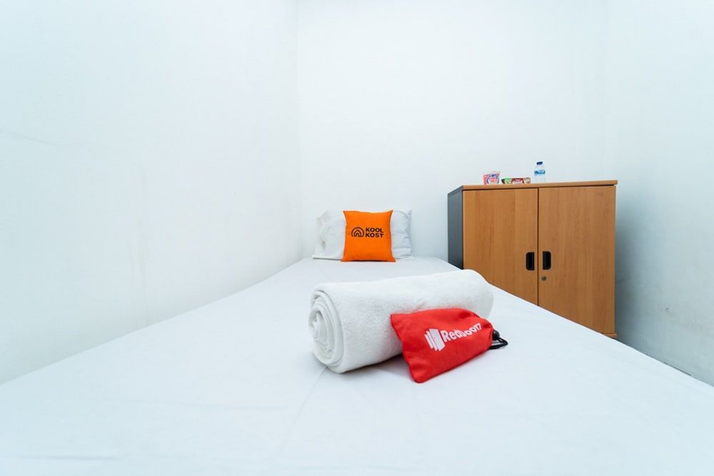 KoolKost Syariah near STIE Trianandra Single Room 2