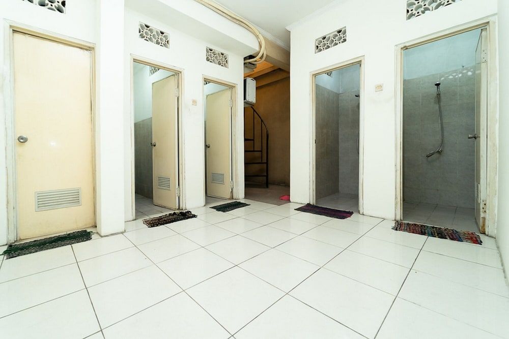 KoolKost Syariah near STIE Trianandra Single Room 4
