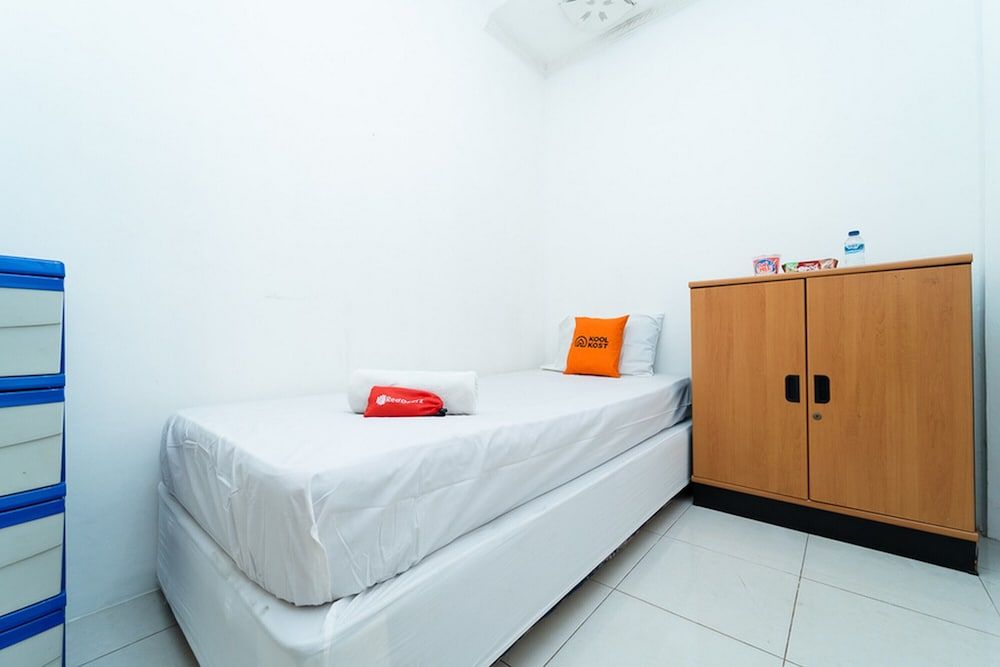 undefined KoolKost Syariah near STIE Trianandra 6