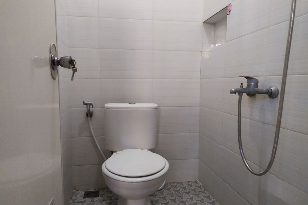 OYO 2654 Yulia Guesthouse Near Kopi Bajawa Flores NTT Tebet Standard Double Room 7