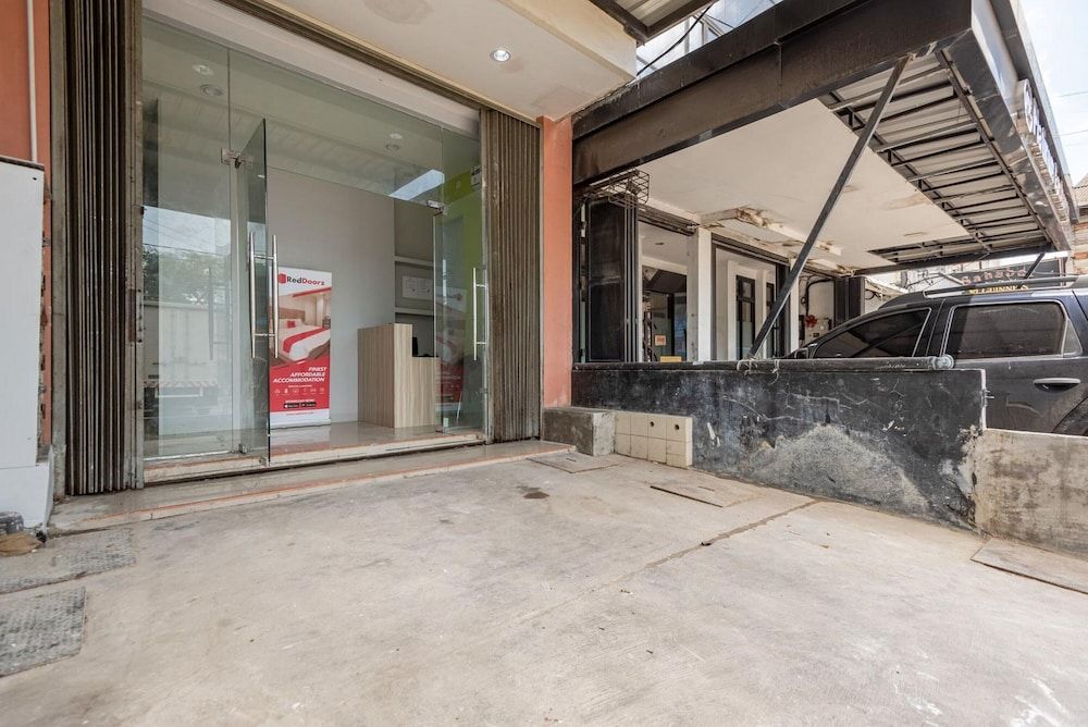 undefined RedDoorz near Tanjung Duren 2 6