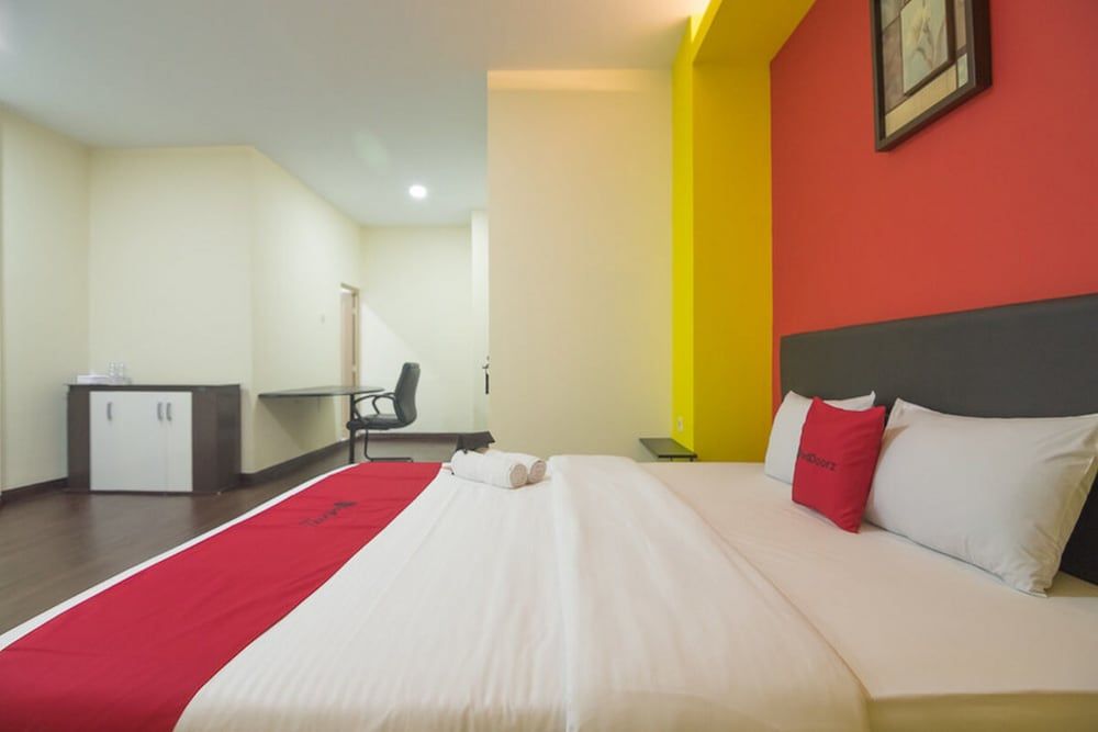 RedDoorz near ITC Mangga Dua Economy Double Room 5