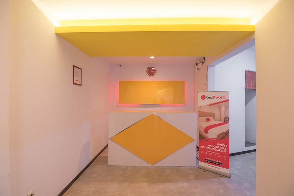 undefined RedDoorz near ITC Mangga Dua 9