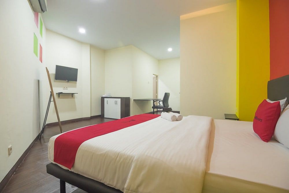 RedDoorz near ITC Mangga Dua Economy Double Room 6