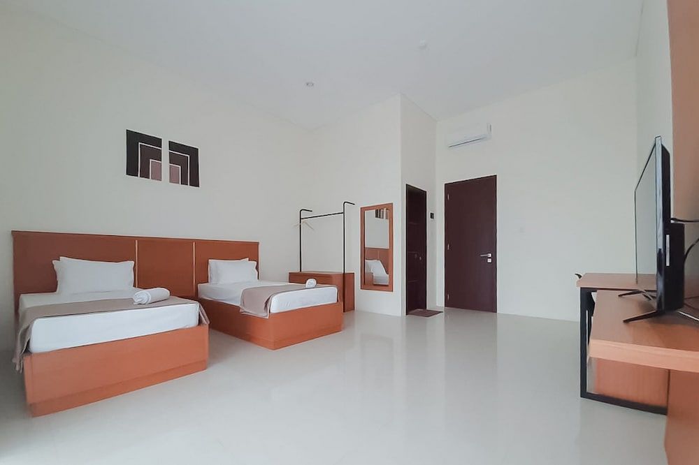 Twin Room (Reddoorz)