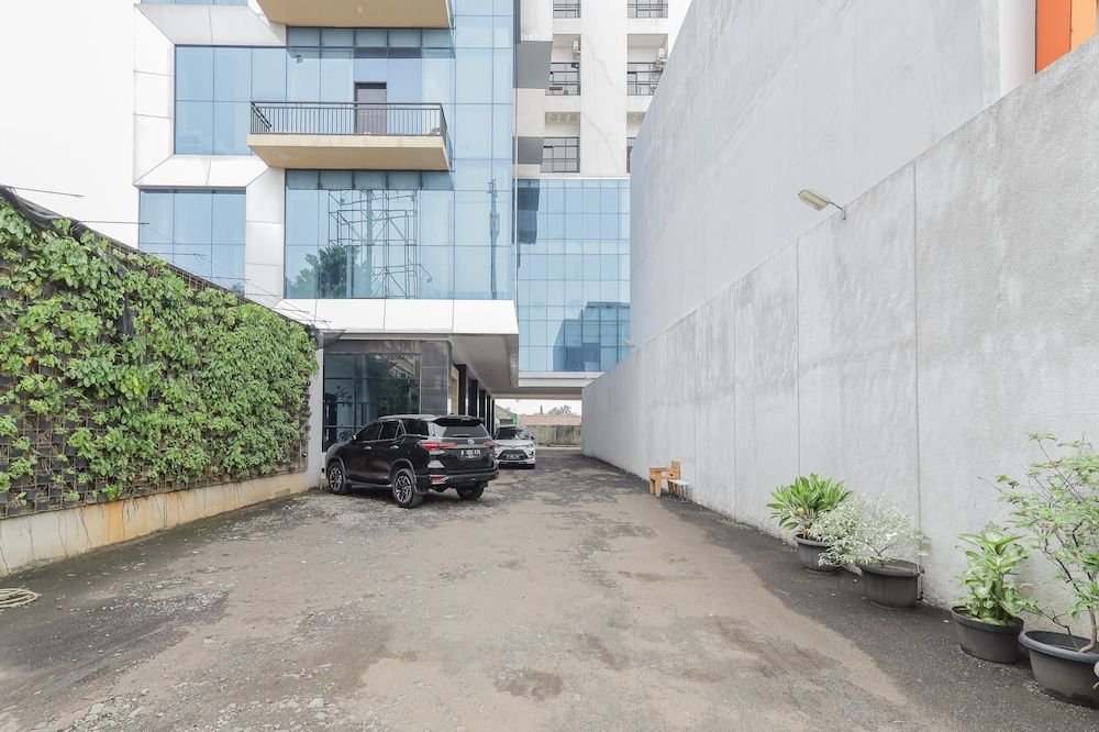 undefined KoolKost near Gandaria City Mall 3
