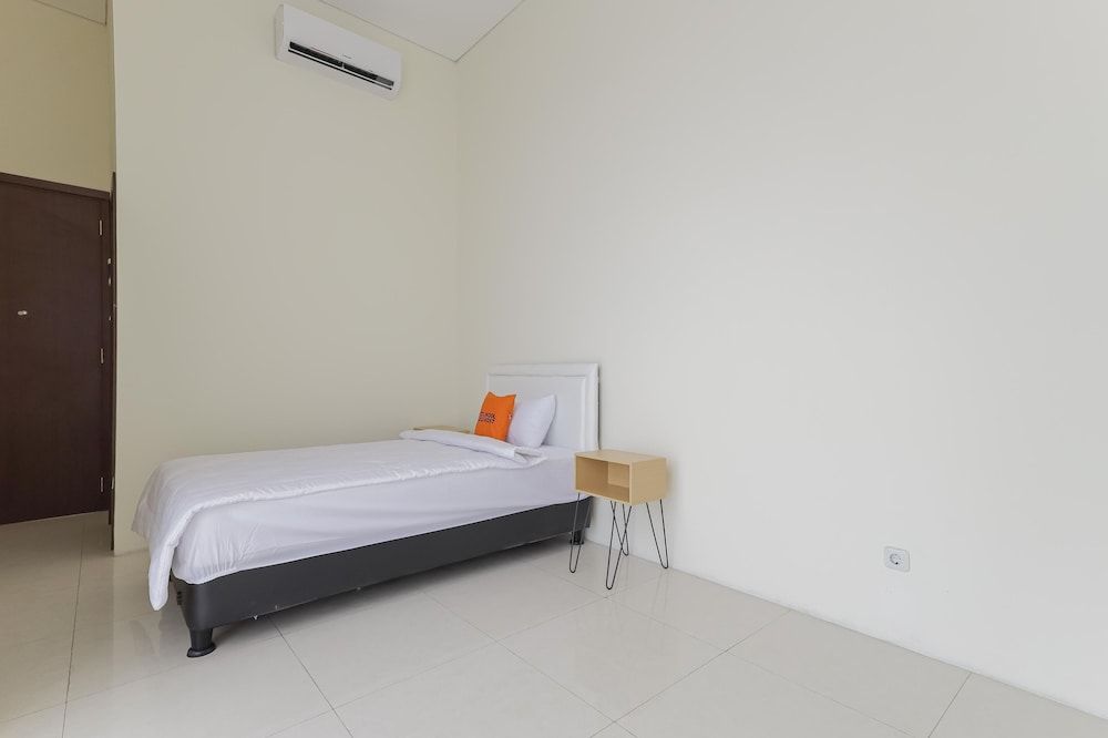 KoolKost near Gandaria City Mall Single Room 3