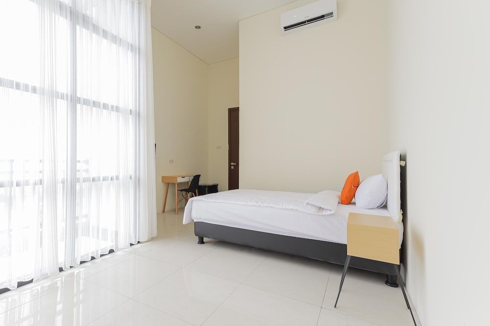 KoolKost near Gandaria City Mall Single Room