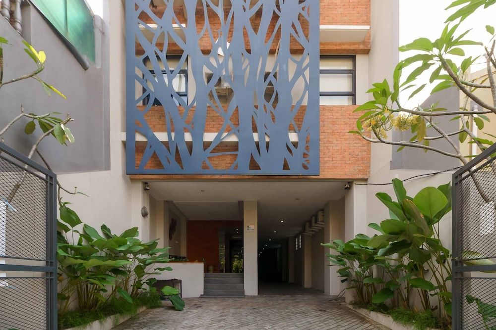 undefined RedDoorz Plus near Radio Dalam 3 2