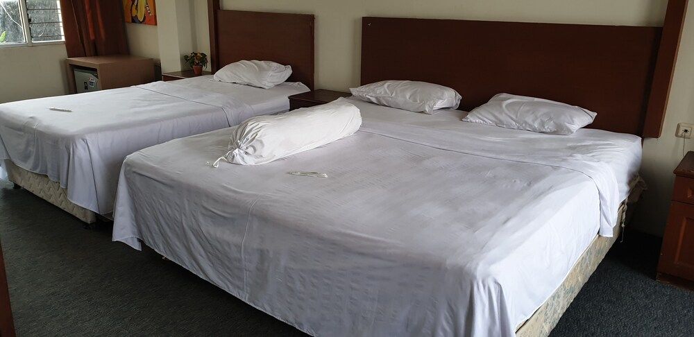 undefined Wir Hotel 8