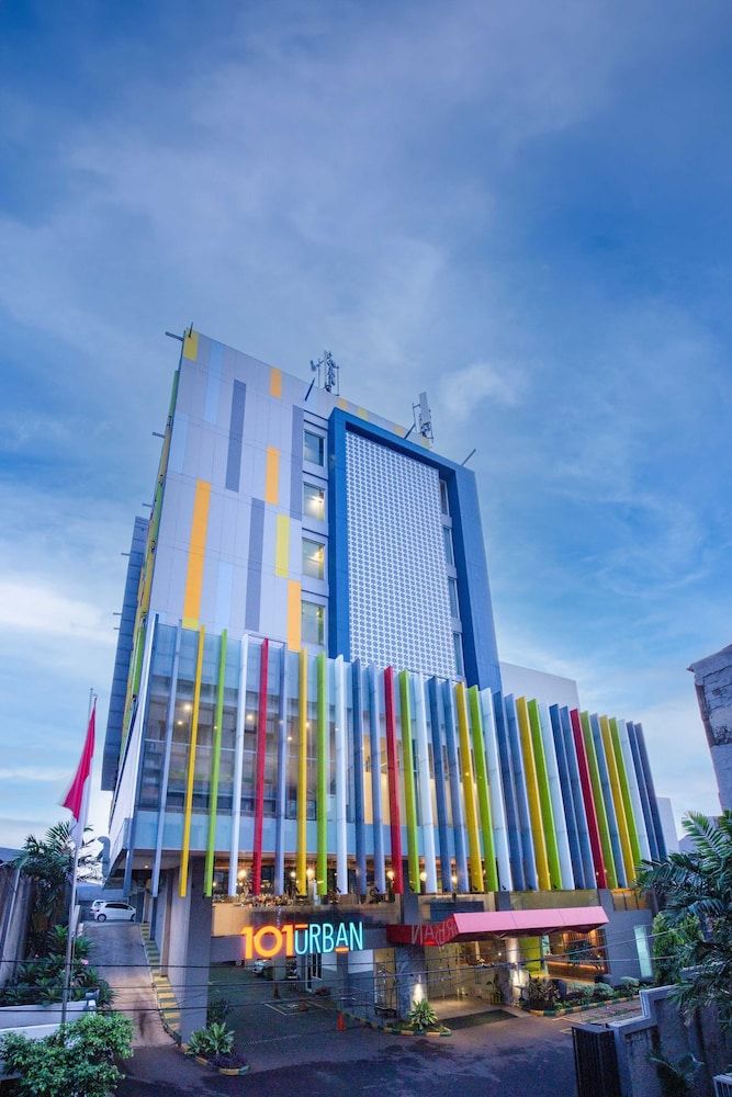 undefined 1O1 URBAN Jakarta Pemuda 6