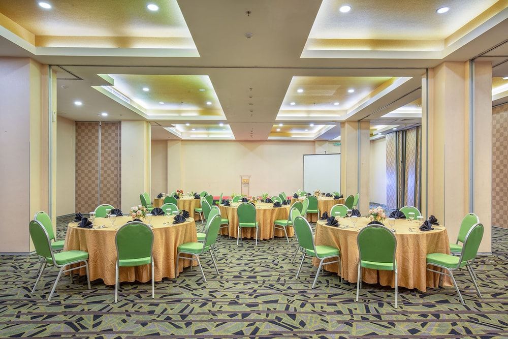 undefined 1O1 URBAN Jakarta Pemuda 7