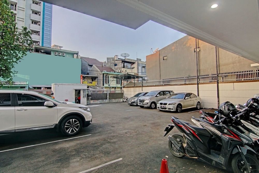 undefined Capital O 90432 Family Residence Near SCBD, Ciwalk, Mall Casablanca 4