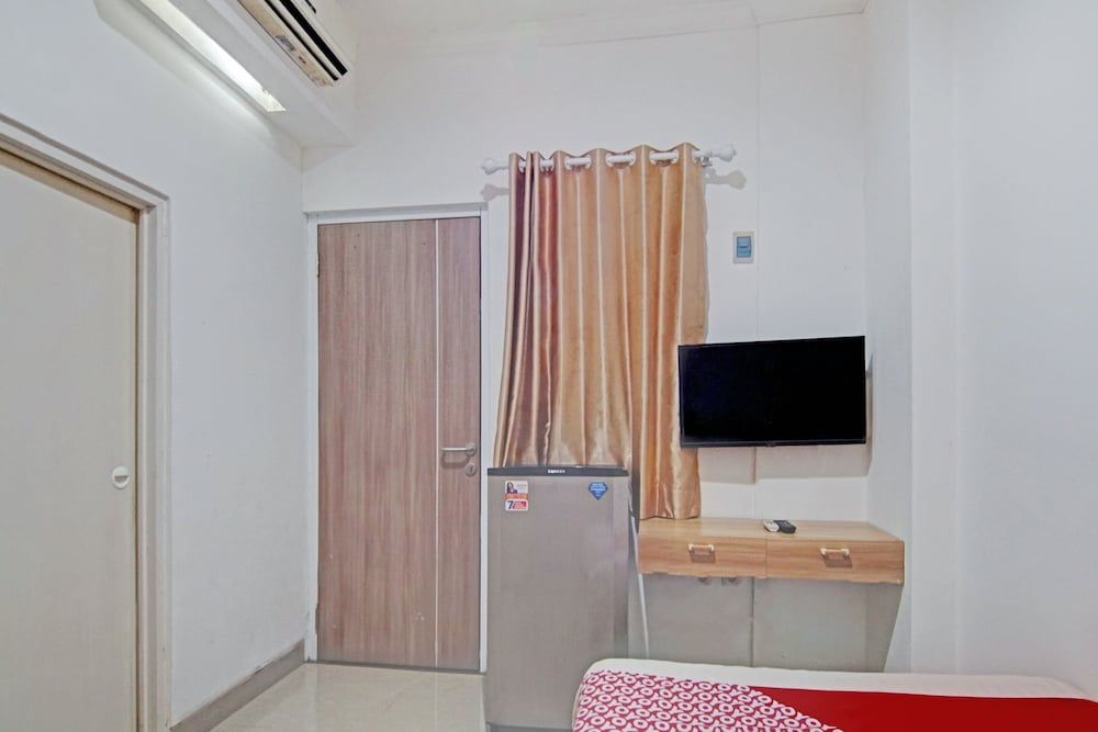 Capital O 90432 Family Residence Near SCBD, Ciwalk, Mall Casablanca Standard Double Room 5