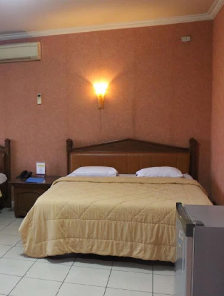 undefined 678 Hotel Cawang by Cocotel 8